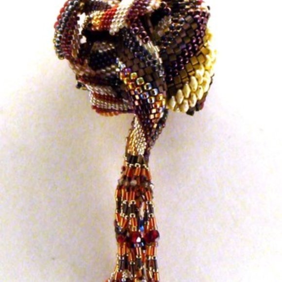 Tasseled Burgandy Heart Knot - Picture 4 of 4